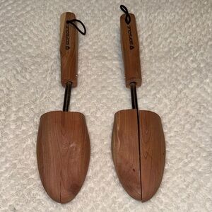 🪵 Sof Sole Cedar Shoe Trees Pair 🌿